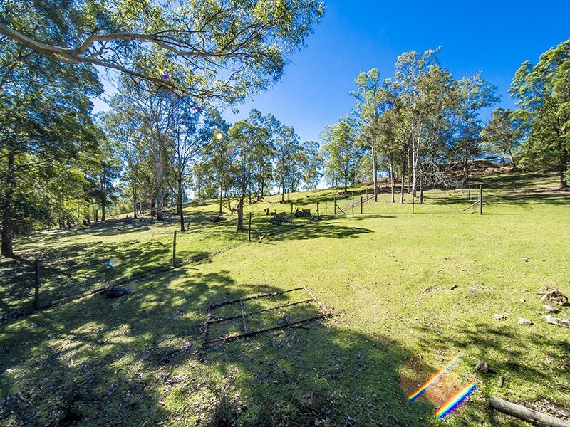 6 Lyell Court, Mount Samson QLD 4520