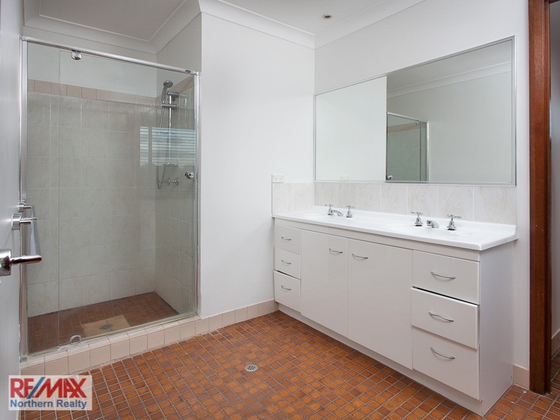 47 Kirkdale Road, Chapel Hill QLD 4069