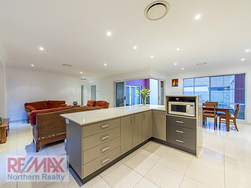 21 Bend Ct, Eatons Hill QLD 4037