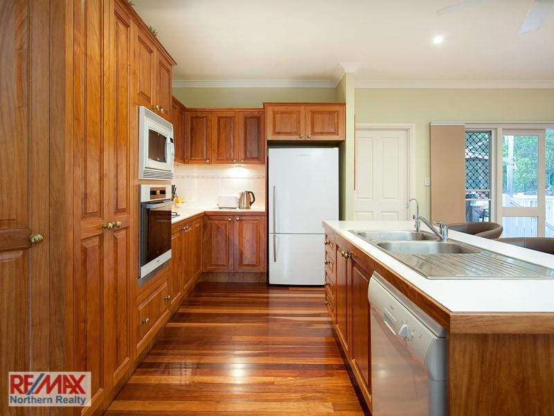 32 Peterson Place, Bridgeman Downs QLD 4035