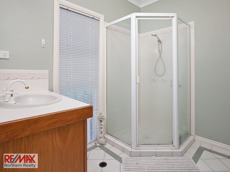 32 Peterson Place, Bridgeman Downs QLD 4035