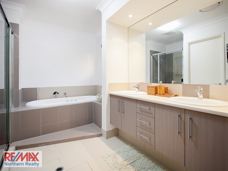 7 Whitebeech Court, North Lakes QLD 4509