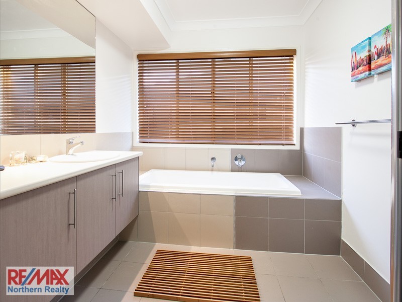 7 Whitebeech Court, North Lakes QLD 4509