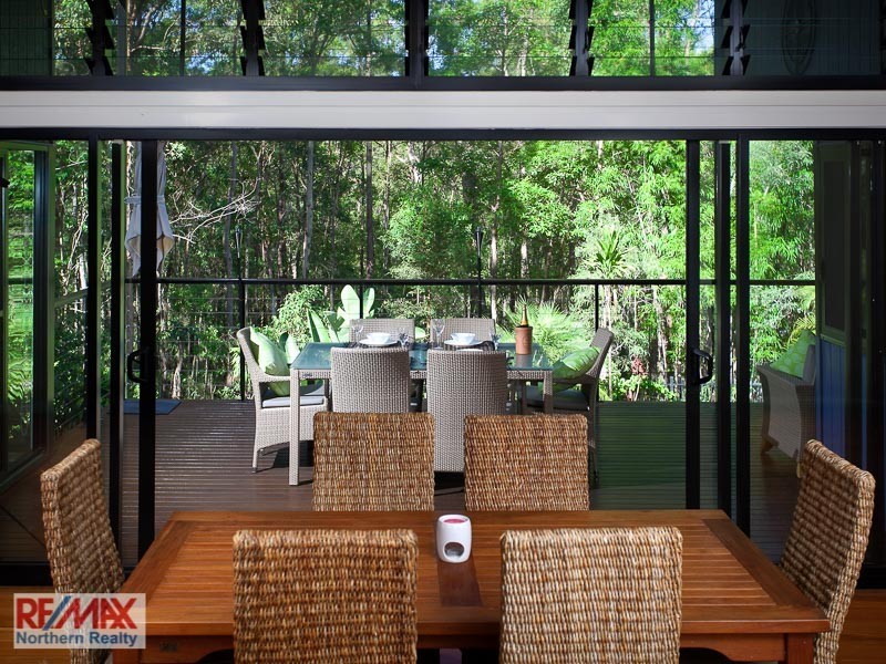 6 Hill Grove Close, Eatons Hill QLD 4037