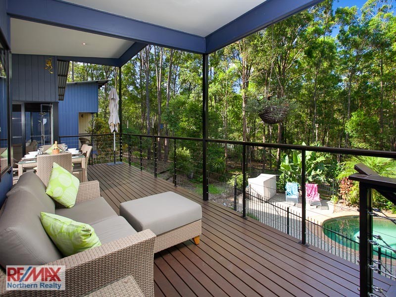 6 Hill Grove Close, Eatons Hill QLD 4037