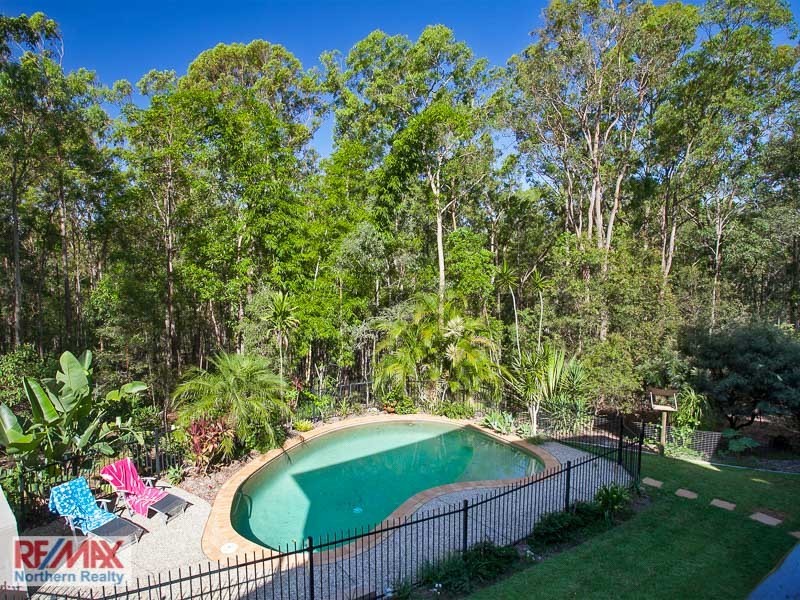 6 Hill Grove Close, Eatons Hill QLD 4037