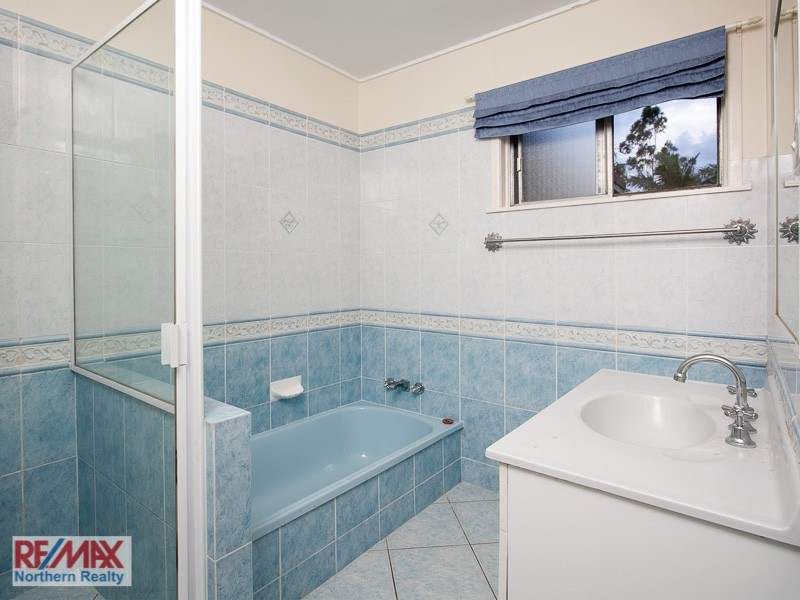 27 Bowen Avenue, Albany Creek QLD 4035