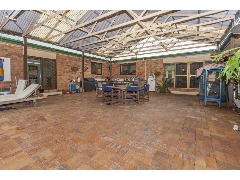 1 Dawneta Court, Warner QLD 4500
