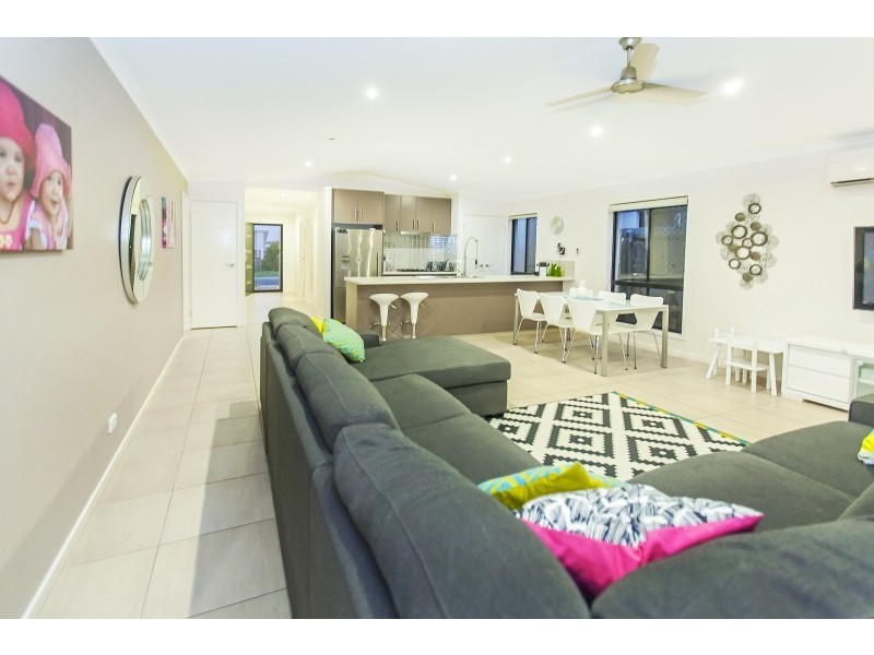 32 Ballyalla Crescent, Warner QLD 4500