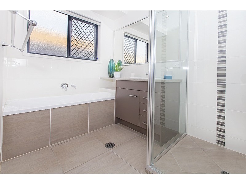 32 Ballyalla Crescent, Warner QLD 4500