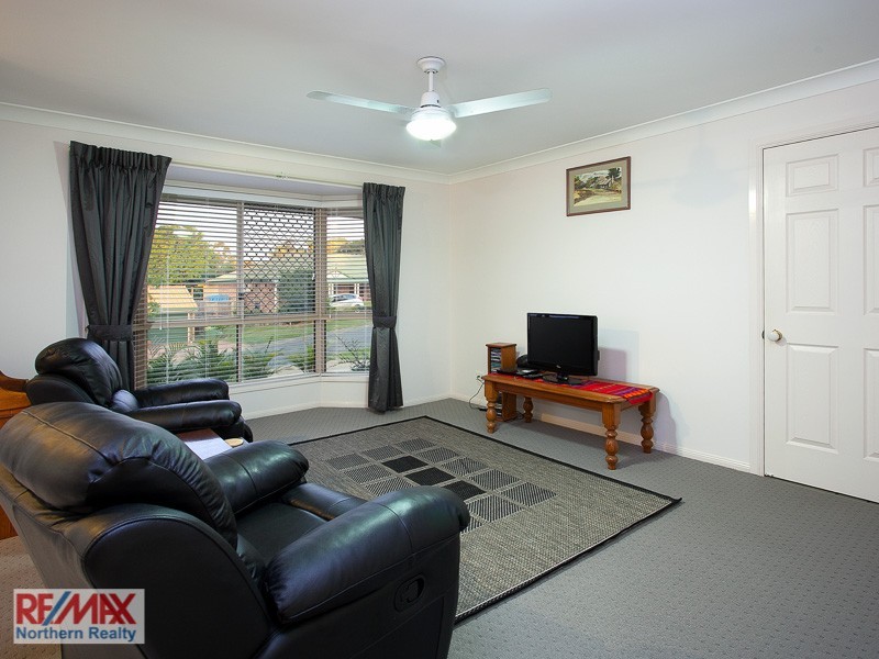 54 Marina Crt, Eatons Hill QLD 4037