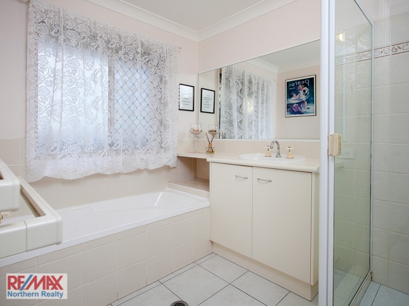 54 Marina Crt, Eatons Hill QLD 4037