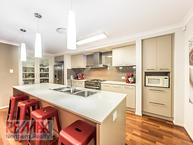 9 Silverbirch Place, Bridgeman Downs QLD 4035