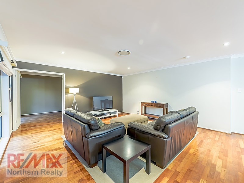 9 Silverbirch Place, Bridgeman Downs QLD 4035