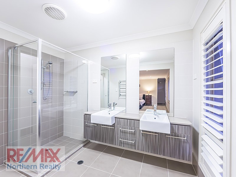 9 Silverbirch Place, Bridgeman Downs QLD 4035