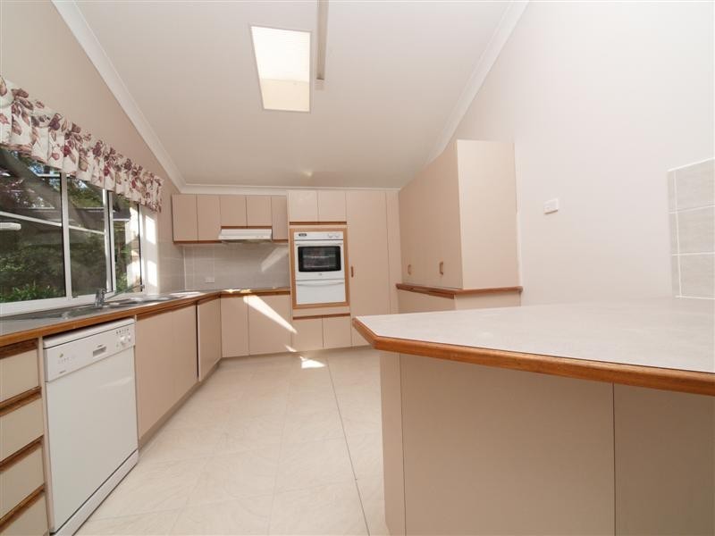 65 Cashmere Lane, Cashmere QLD 4500