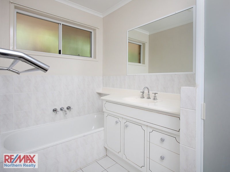 3 Elwood Court, Eatons Hill QLD 4037