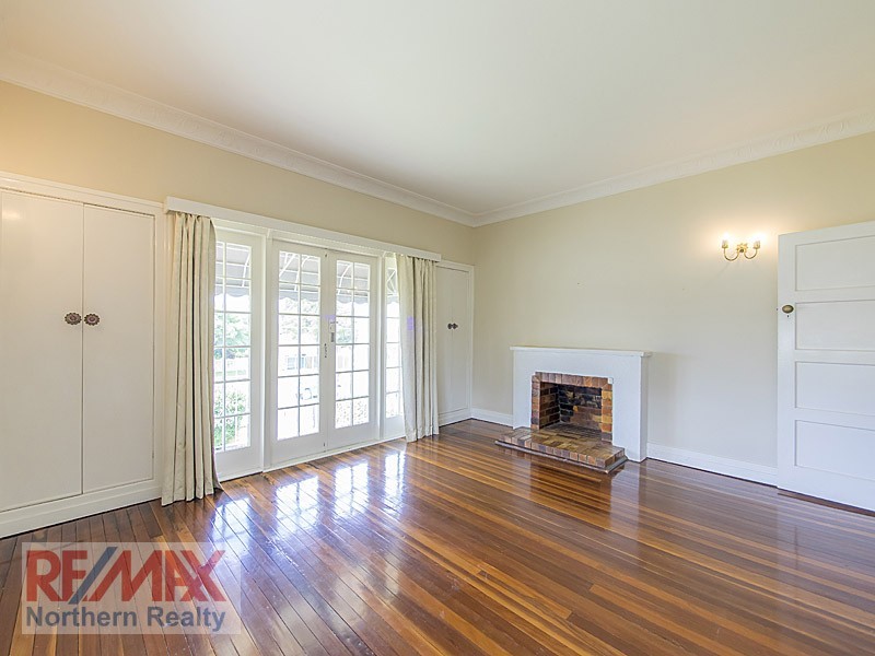 121 Maine Road, Clontarf QLD 4019
