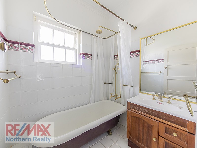 121 Maine Road, Clontarf QLD 4019
