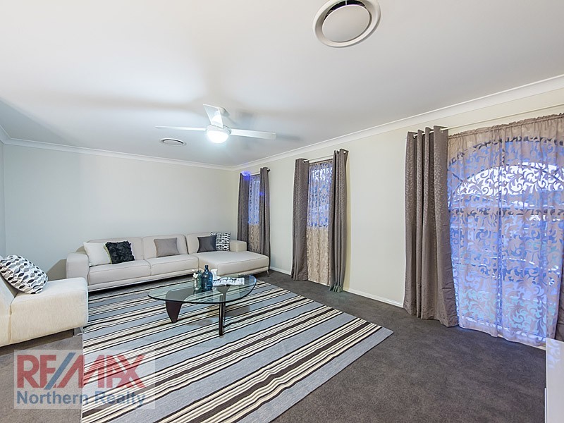 8 Shallows Court, Eatons Hill QLD 4037
