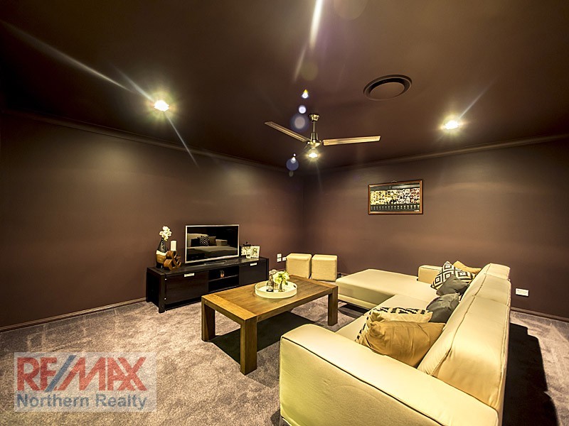 8 Shallows Court, Eatons Hill QLD 4037