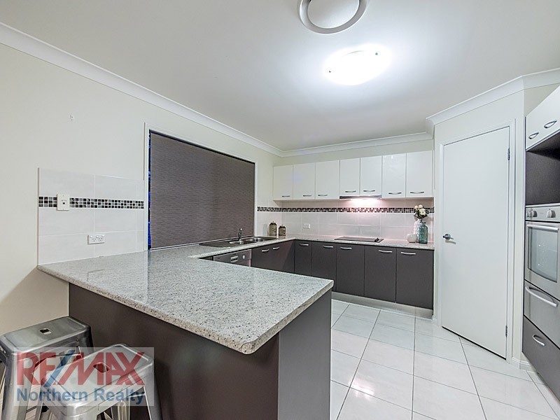 8 Shallows Court, Eatons Hill QLD 4037