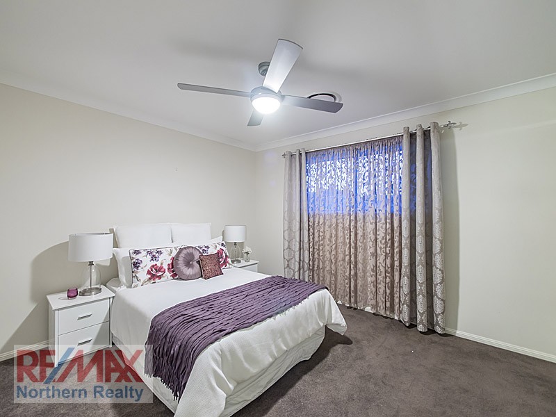 8 Shallows Court, Eatons Hill QLD 4037