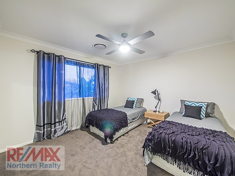 8 Shallows Court, Eatons Hill QLD 4037