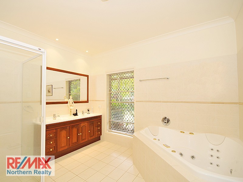 50 Snow Wood Drive, Eatons Hill QLD 4037