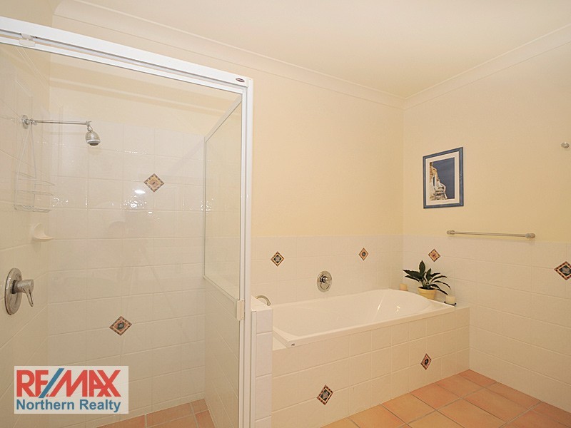 50 Snow Wood Drive, Eatons Hill QLD 4037