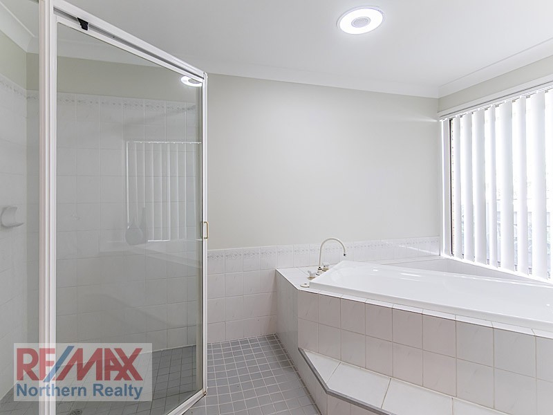 10 Eucalyptus Pl, Albany Creek QLD 4035