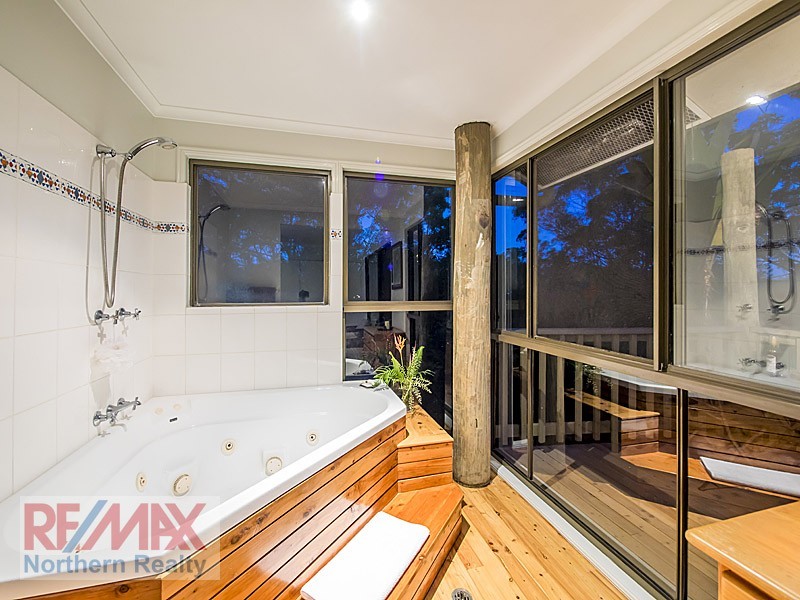 44 Lascelle Ct, Eatons Hill QLD 4037
