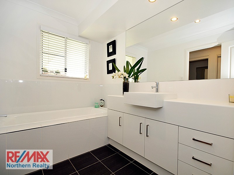 32 Wilga Drive, Bunya QLD 4055