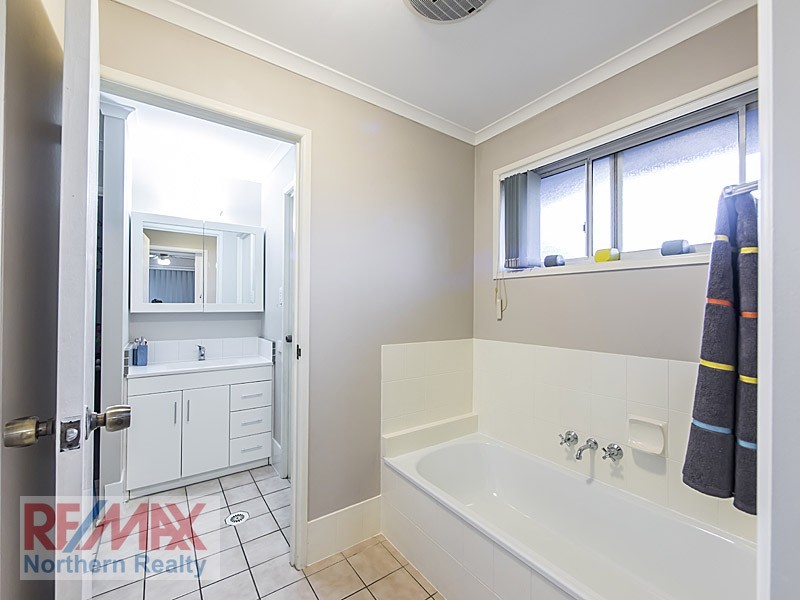 11 Raphael Court, Morayfield QLD 4506