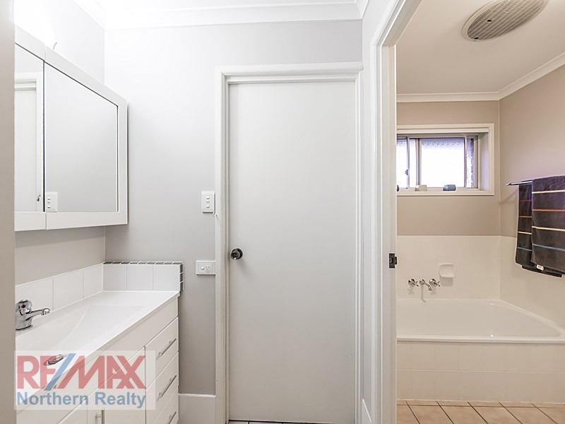 11 Raphael Court, Morayfield QLD 4506