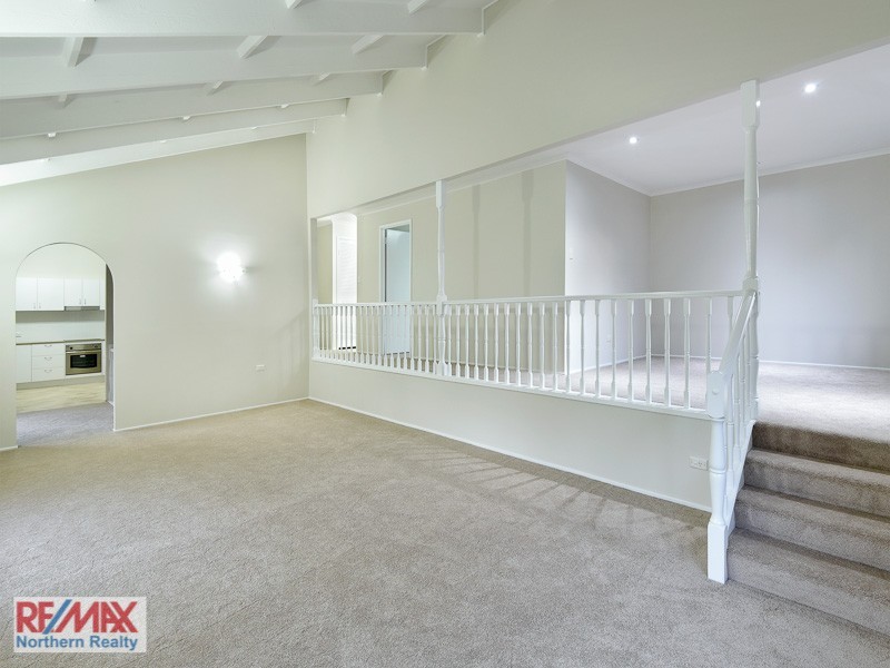 8 Teenan Street, Ferny Hills QLD 4055