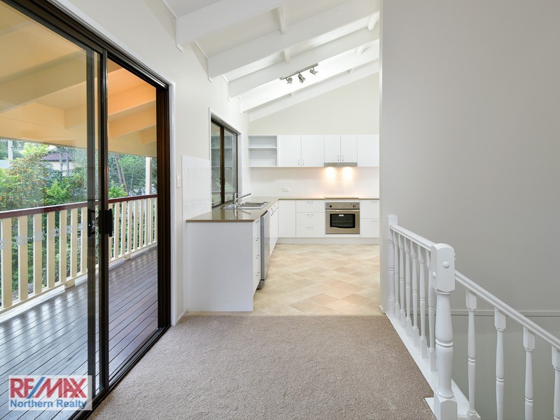 8 Teenan Street, Ferny Hills QLD 4055