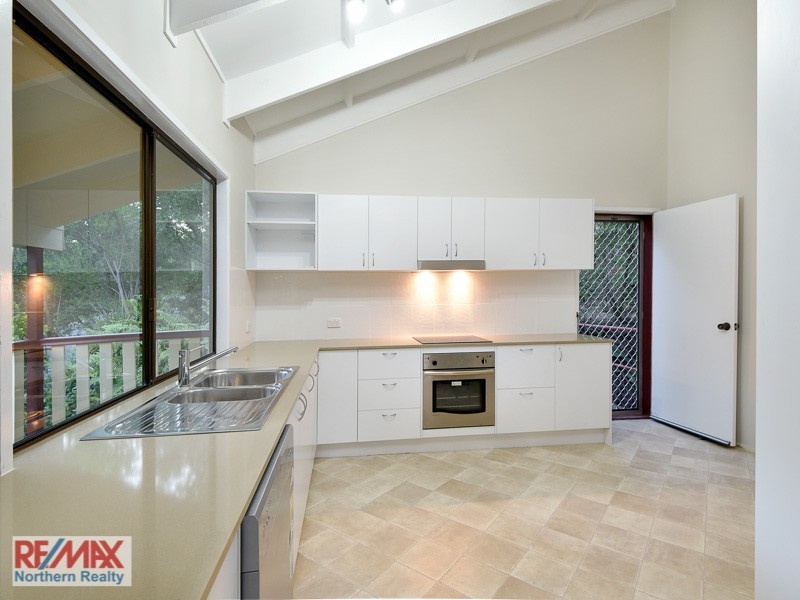 8 Teenan Street, Ferny Hills QLD 4055