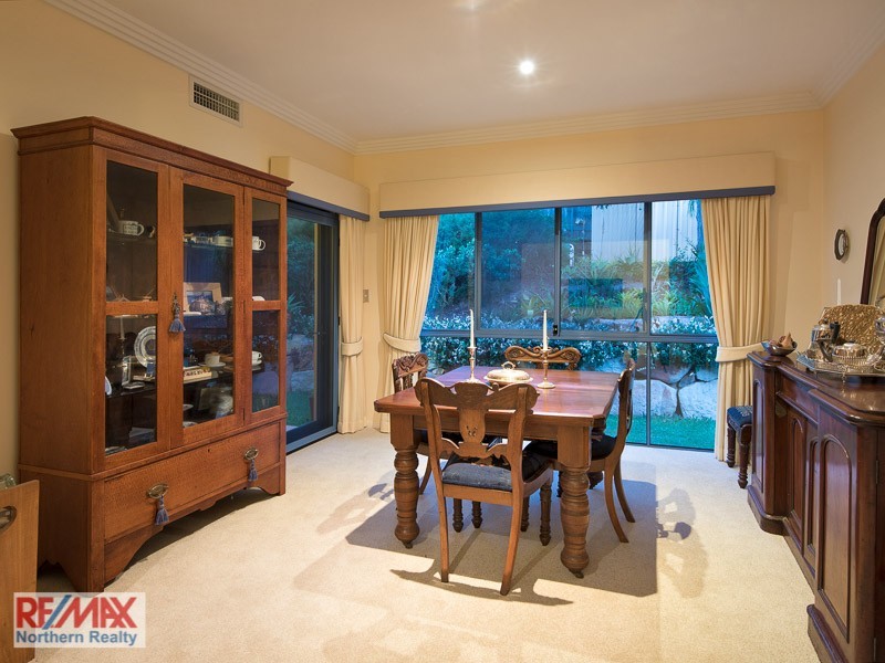 10 Camara Court, Eatons Hill QLD 4037