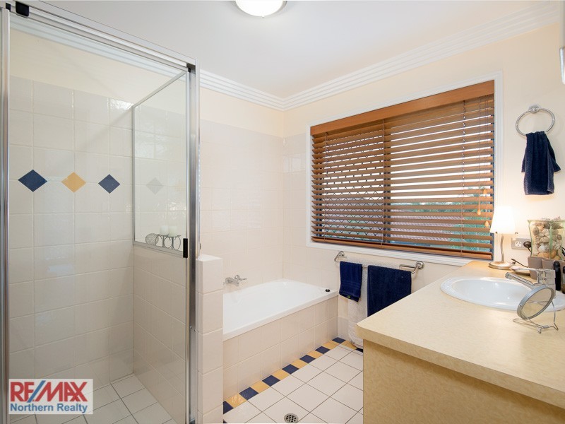 10 Camara Court, Eatons Hill QLD 4037