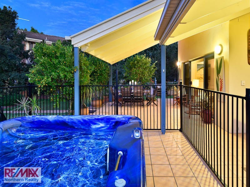 10 Camara Court, Eatons Hill QLD 4037