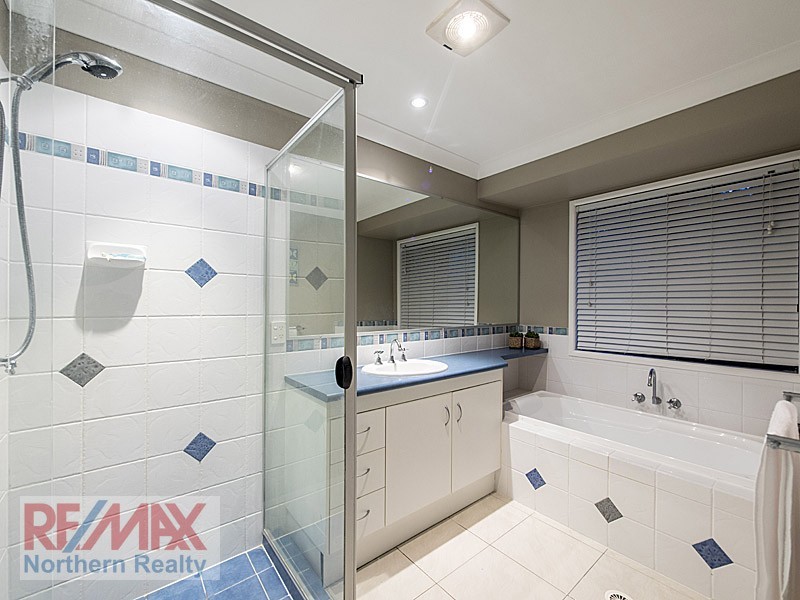 11 Bassino ct, Eatons Hill QLD 4037