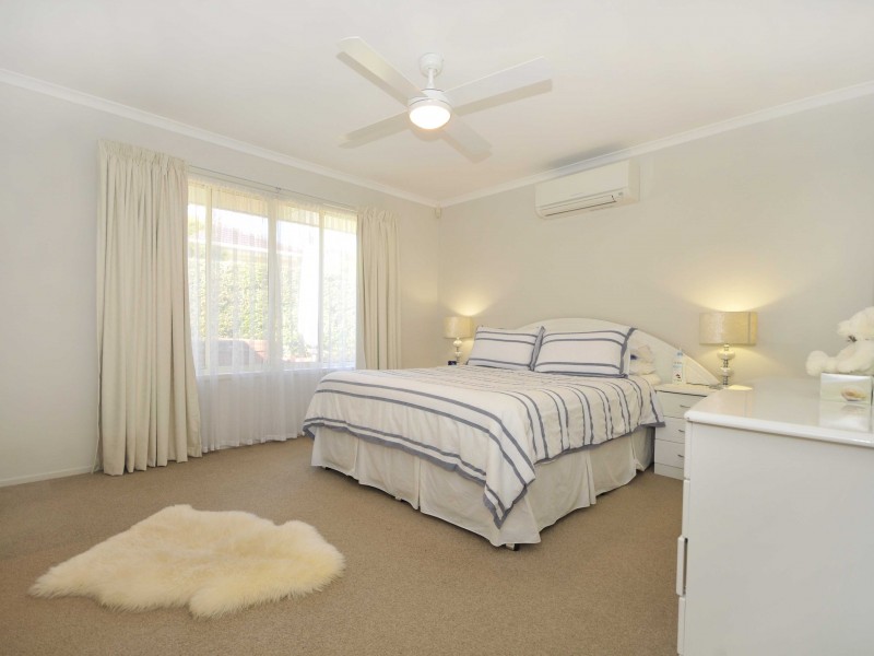24 Bayberry Cres, Warner QLD 4500