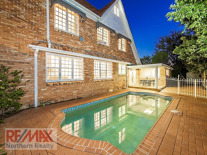 121 Maine Rd, Clontarf QLD 4019