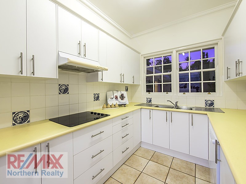 121 Maine Rd, Clontarf QLD 4019