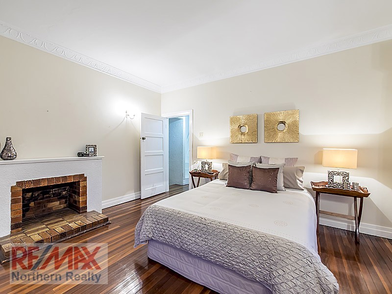 121 Maine Rd, Clontarf QLD 4019