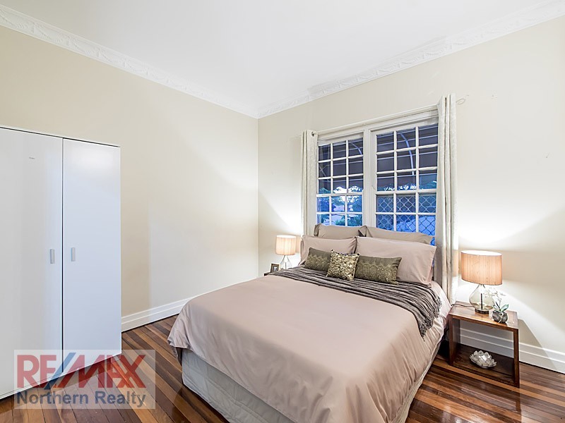 121 Maine Rd, Clontarf QLD 4019