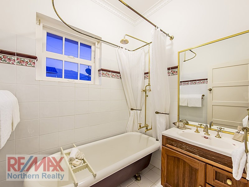 121 Maine Rd, Clontarf QLD 4019