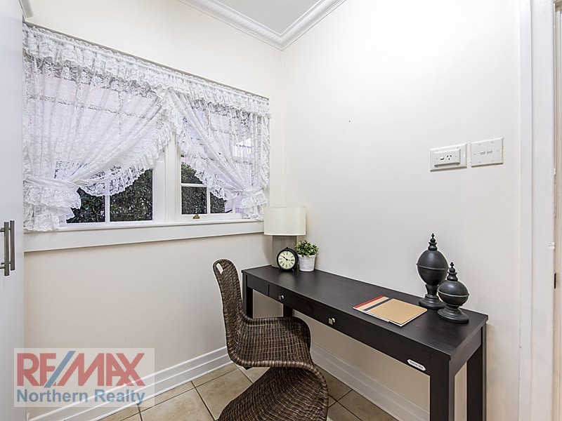 121 Maine Rd, Clontarf QLD 4019