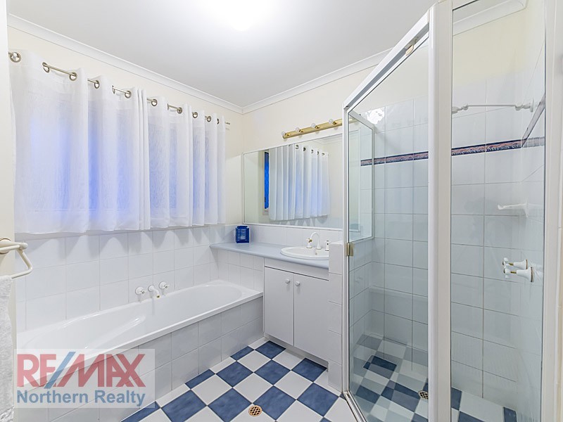 60 Oakmont Crescent, Albany Creek QLD 4035